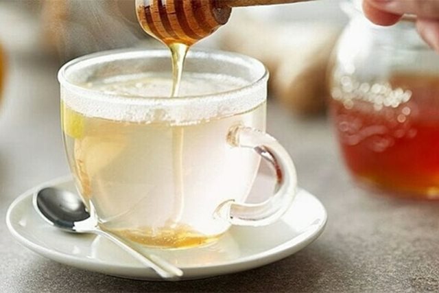 7 lợi ích khi uống nước ấm với mật ong mỗi sáng